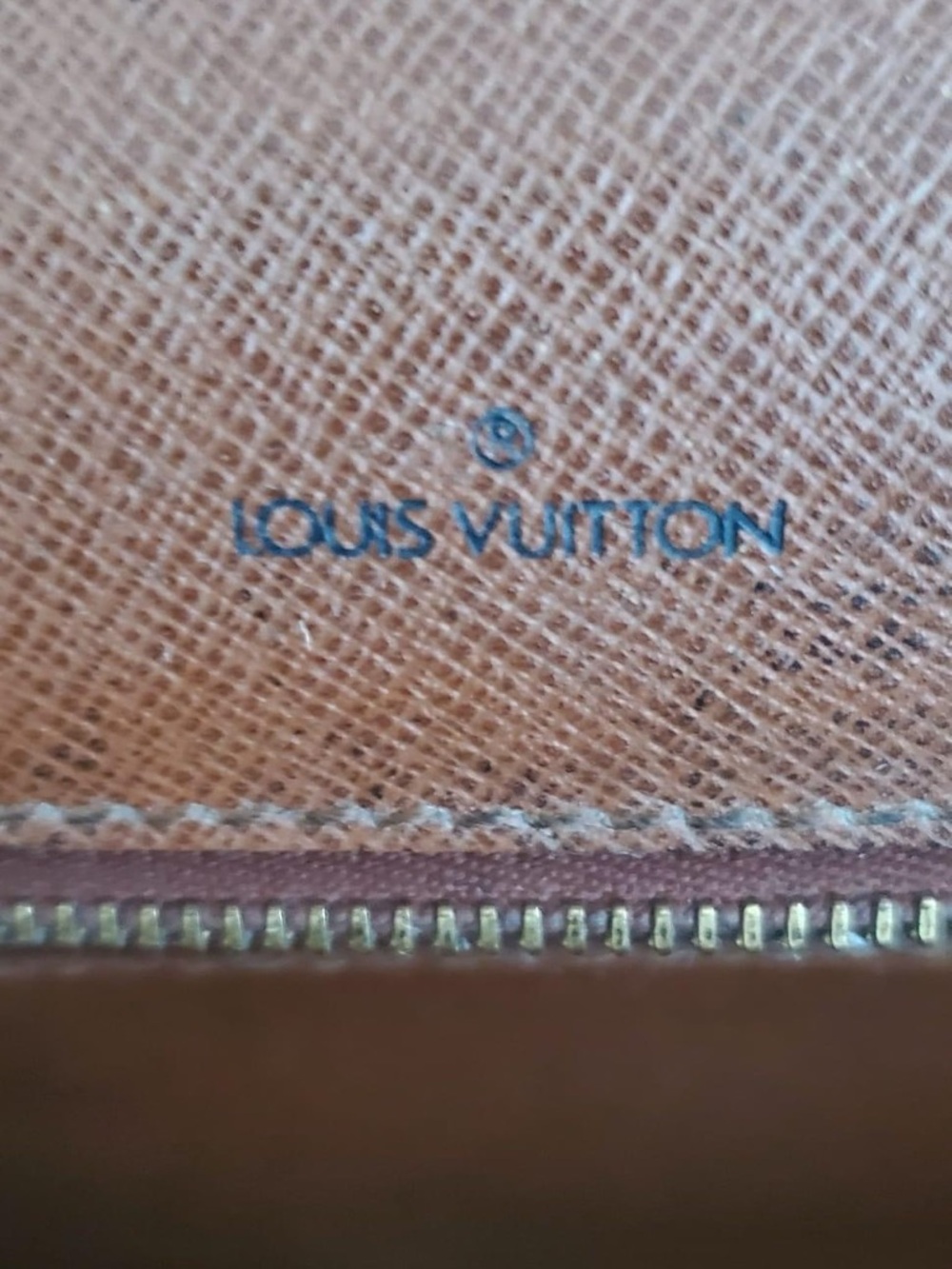 Louis Vuitton Monceau 28 Satchel with Brass color hardware. Great project bag - Picture 16 of 16